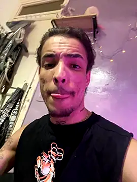 luluycoco online show from October 3, 2025, 7:38 am