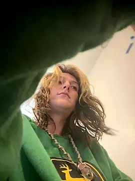 MrsSizzle online show from October 13, 2025, 7:47 pm