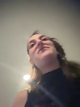 MrsSizzle online show from October 19, 2025, 8:15 am