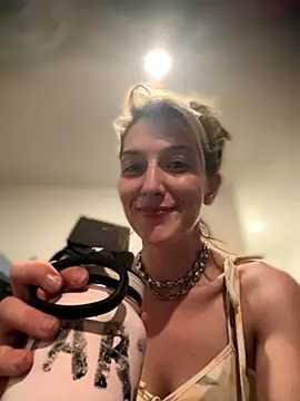 MrsSizzle online show from October 21, 2025, 4:02 am