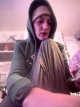 MrsSizzle online show from November 5, 2025, 12:16 pm