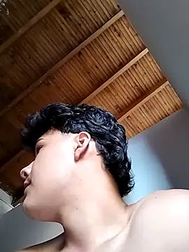 Snapshot of dani_titan320 chatting on November 9, 2025, 8:40 pm dani titan320 online show from November 9, 2025, 8:40 pm