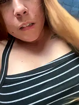 Lazinha18 online show from October 23, 2025, 5:33 pm