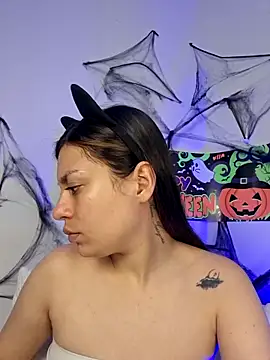 AmaiaSalvatore online show from November 1, 2025, 9:06 pm