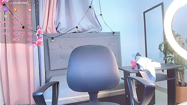 Snapshot of saray_reese chatting on September 19, 2025, 12:39 pm saray reese online show from September 19, 2025, 12:39 pm