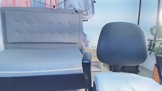 Snapshot of saray_reese chatting on September 22, 2025, 12:07 pm saray reese online show from September 22, 2025, 12:07 pm