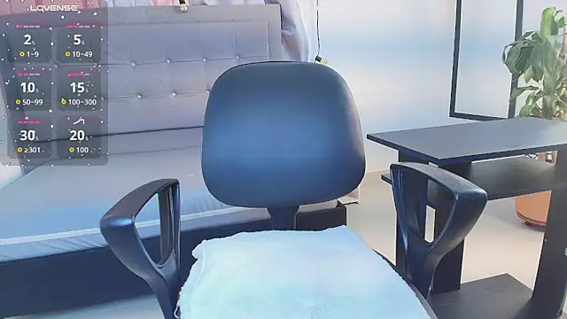 Snapshot of saray_reese chatting on September 26, 2025, 12:20 pm saray reese online show from September 26, 2025, 12:20 pm