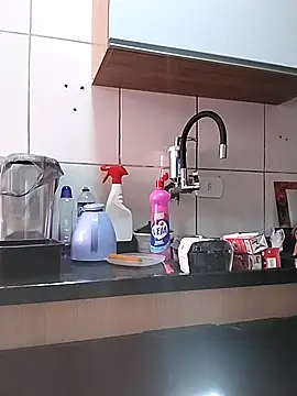 dyjaA online show from September 8, 2025, 2:38 pm