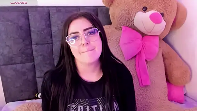 bellacruz3 online show from February 24, 2026, 11:25 pm