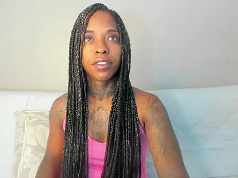 Snapshot of Pauline_Fox chatting on September 18, 2025, 1:40 am Pauline Fox online show from September 18, 2025, 1:40 am