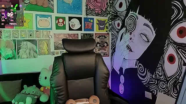 Yuhwan  online show from November 14, 2025, 9:57 pm