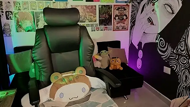 Yuhwan  online show from February 18, 2026, 11:55 pm