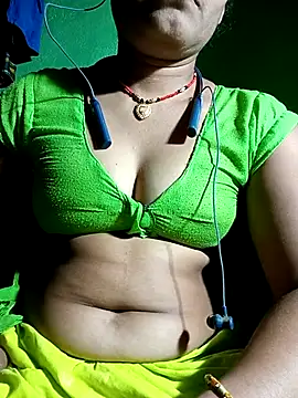 Hot-geeny55 online show from September 22, 2025, 2:41 pm