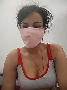 Snapshot of Miss-0012 chatting on October 17, 2025, 8:44 pm Miss-0012 online show from October 17, 2025, 8:44 pm