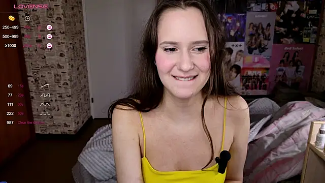 LucyRose3 online show from November 6, 2025, 4:35 am