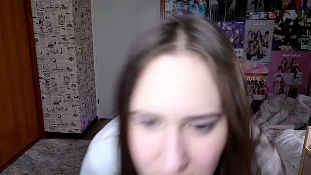 LucyRose3 online show from November 20, 2025, 4:51 pm