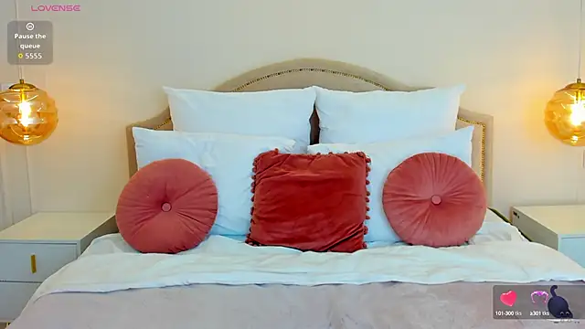 ElzaJons online show from September 30, 2025, 12:21 pm