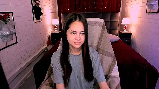 UliaNeer online show from November 9, 2025, 5:06 am