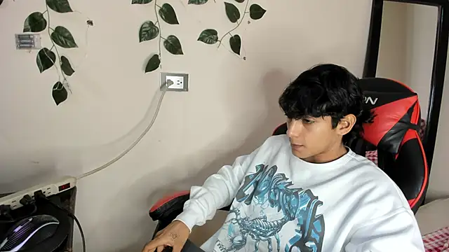 axel rousse2 online show from November 17, 2025, 10:48 pm