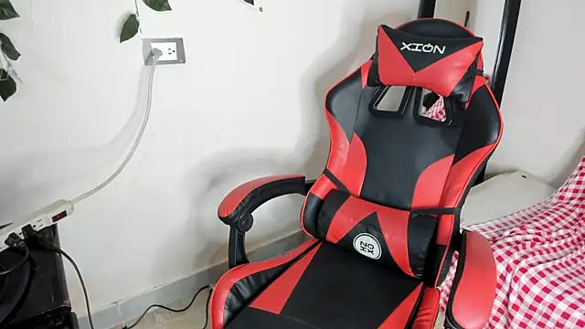 axel rousse2 online show from November 18, 2025, 11:15 pm