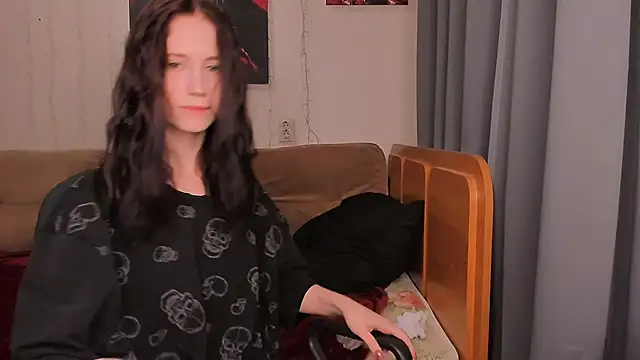 Snapshot of zaebali_ chatting on February 7, 2026, 5:27 pm zaebali online show from February 7, 2026, 5:27 pm