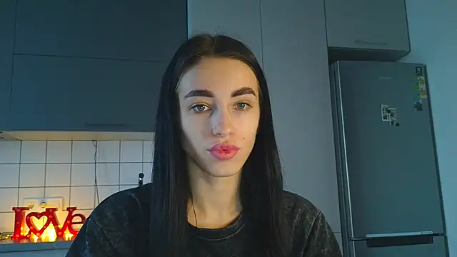 EvaMelnik online show from September 24, 2025, 3:04 pm