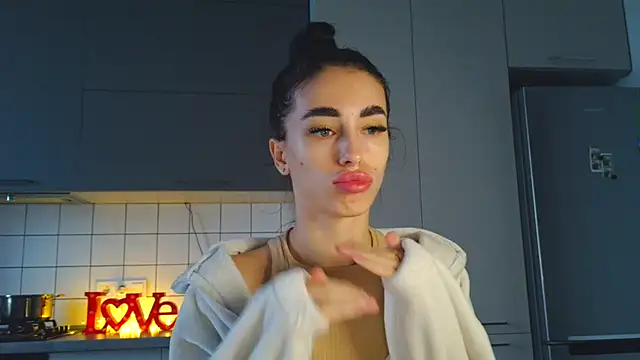 EvaMelnik online show from October 3, 2025, 2:25 pm