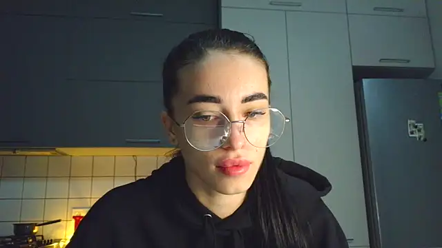 EvaMelnik online show from October 8, 2025, 3:42 pm