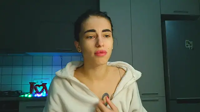 EvaMelnik online show from October 13, 2025, 3:45 pm