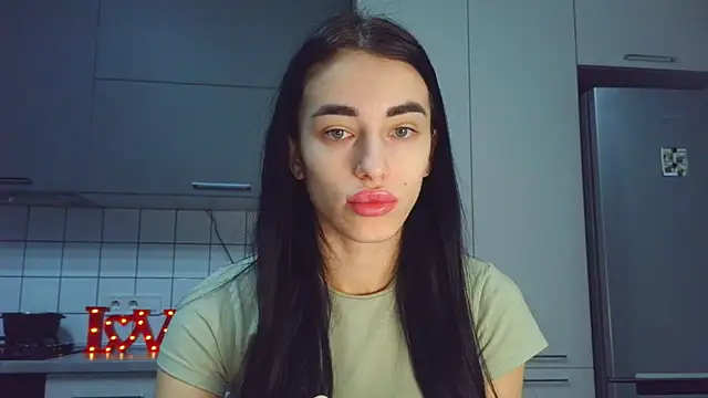 EvaMelnik online show from November 7, 2025, 3:34 pm