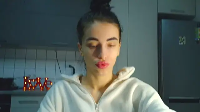 EvaMelnik online show from November 10, 2025, 5:23 pm