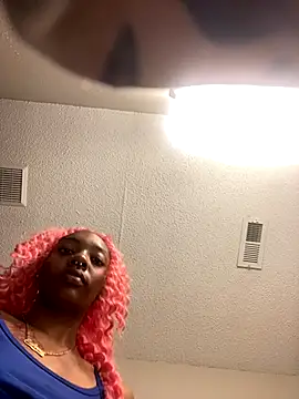 zanaaluvv online show from November 10, 2025, 2:21 am