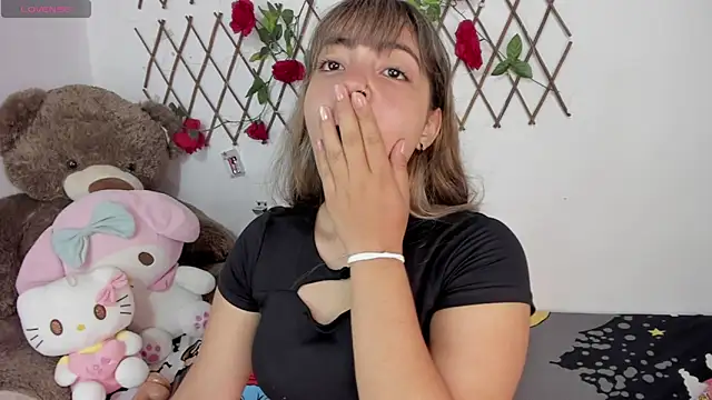 Snapshot of emma_grays2 chatting on October 2, 2025, 3:35 am emma grays2 online show from October 2, 2025, 3:35 am