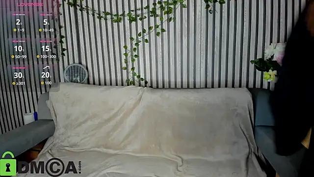 Agnes Wells online show from November 15, 2025, 9:28 am