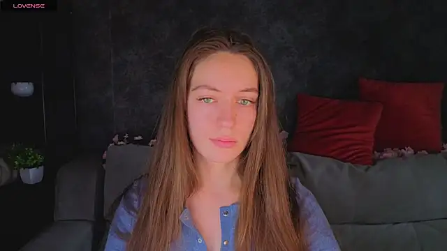 Snapshot of Agnes_Wells chatting on July 1, 2026, 1:07 am Agnes Wells online show from July 1, 2026, 1:07 am