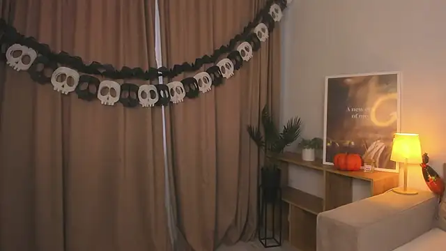 Elina Star online show from October 28, 2025, 2:09 pm