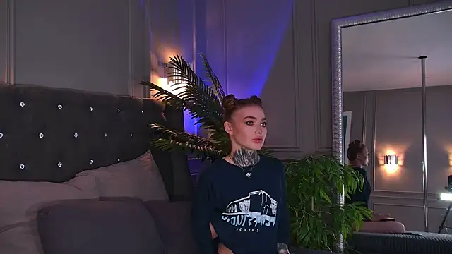 AriWild online show from June 11, 2026, 5:27 am