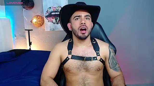 Snapshot of adamhairy chatting on June 23, 2026, 7:01 pm adamhairy online show from June 23, 2026, 7:01 pm