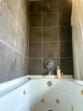 Snapshot of starsaligned chatting on October 20, 2025, 7:36 pm starsaligned online show from October 20, 2025, 7:36 pm