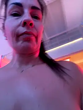 Snapshot of starsaligned chatting on November 11, 2025, 5:13 pm starsaligned online show from November 11, 2025, 5:13 pm