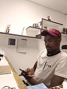 TPNUTS online show from October 9, 2025, 12:58 pm