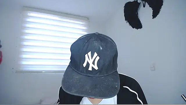 Snapshot of lucky_stricke chatting on October 10, 2025, 8:52 pm lucky stricke online show from October 10, 2025, 8:52 pm