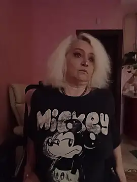 Snapshot of SquirtMilf00 chatting on September 22, 2025, 2:24 am SquirtMilf00 online show from September 22, 2025, 2:24 am