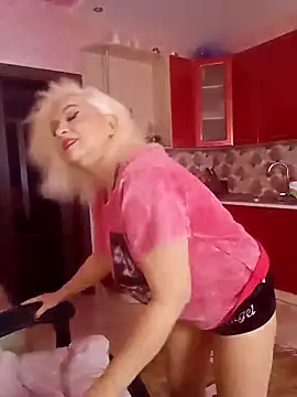 Snapshot of SquirtMilf00 chatting on October 18, 2025, 1:41 am SquirtMilf00 online show from October 18, 2025, 1:41 am