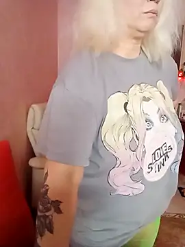 SquirtMilf00 online show from February 15, 2026, 3:14 am