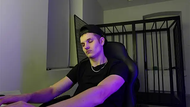 Mark Karson online show from September 26, 2025, 8:02 pm