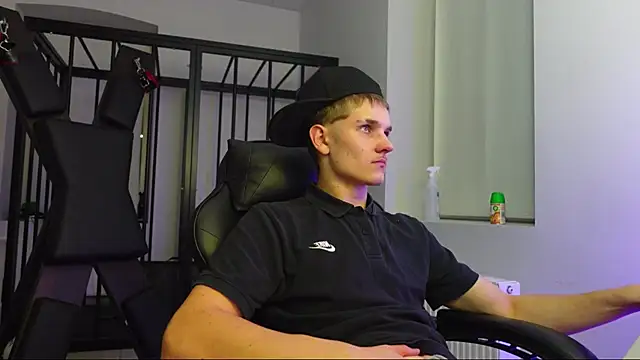 Mark Karson online show from October 19, 2025, 7:14 pm