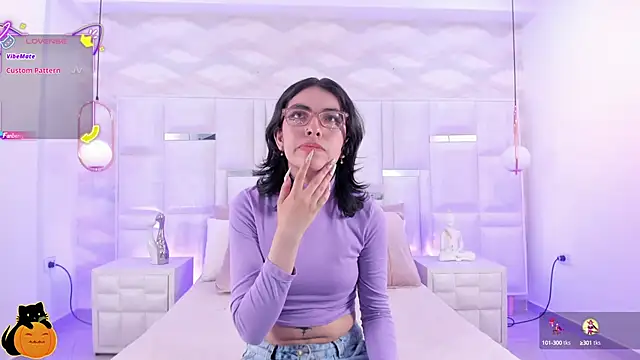 Im Molly Angel online show from October 9, 2025, 8:29 pm