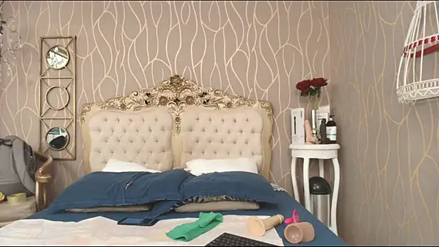 katybrownss online show from September 29, 2025, 3:11 am