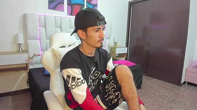 nextboywell1 online show from March 30, 2026, 3:07 am